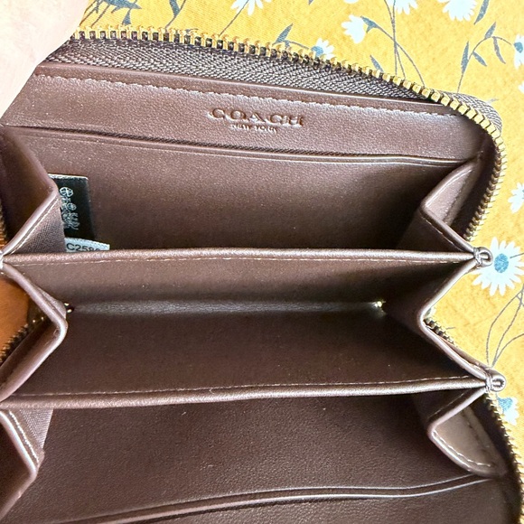 Coach Brown and Cream Card Holder - Picture 6 of 12